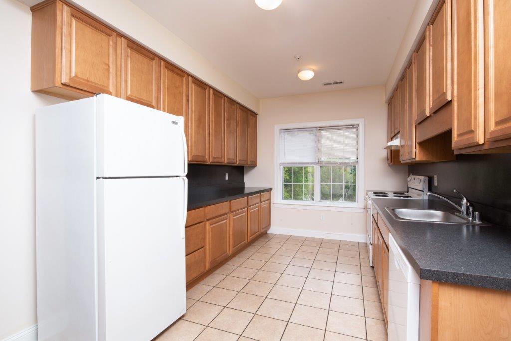 Campus Crossing 5 Bedroom Apartment Large Kitchen